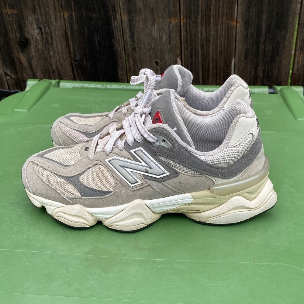 New Balance 9060 Rain Cloud Grey Suede Sneakers GC9060GY Boys 6.5 / Womens 8